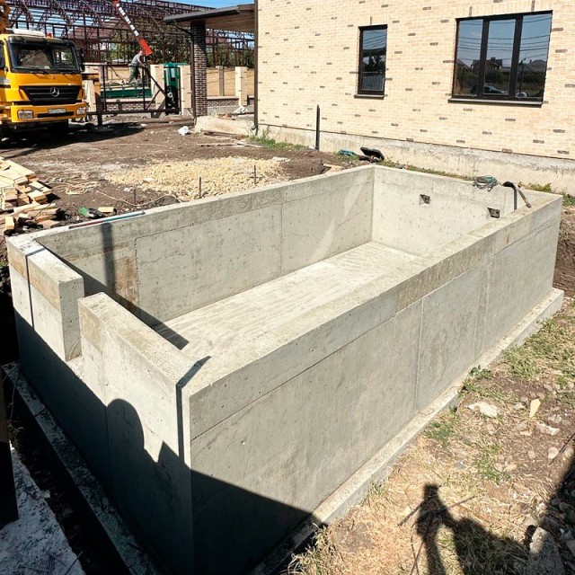 Строительство бетонных монолитных бассейнов